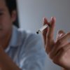 Especialista alerta para danos físicos e sociais do tabagismo - Shutterstock