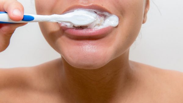 Saúde bucal pode gerar doenças em todo o organismo, apontam estudos