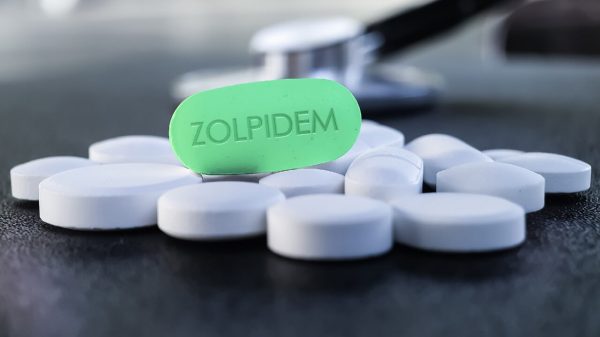 Zolpidem: neurologista alerta os riscos de se medicar sem orientação