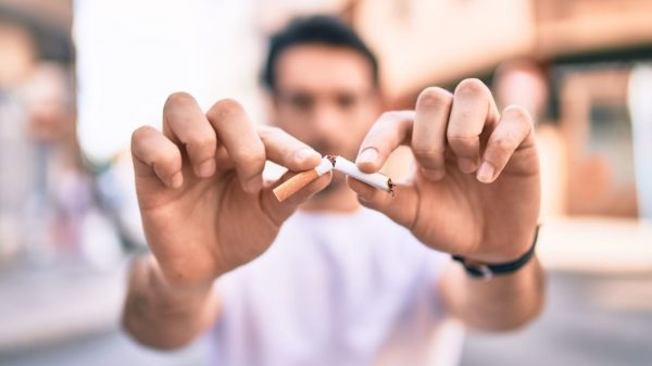 Do cabelo ao coração: 7 danos do cigarro além da saúde pulmonar