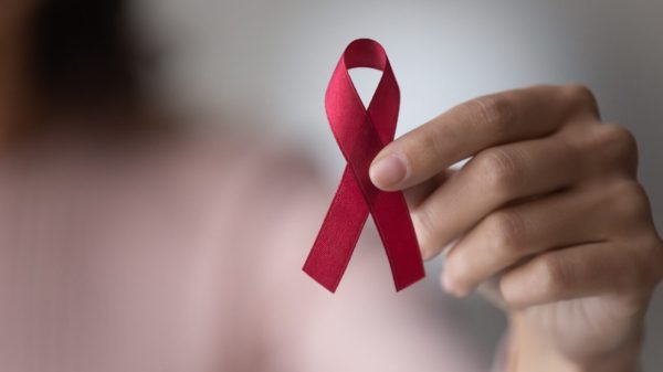 Dezembro Vermelho: campanha combate HIV, Aids e outras ISTs