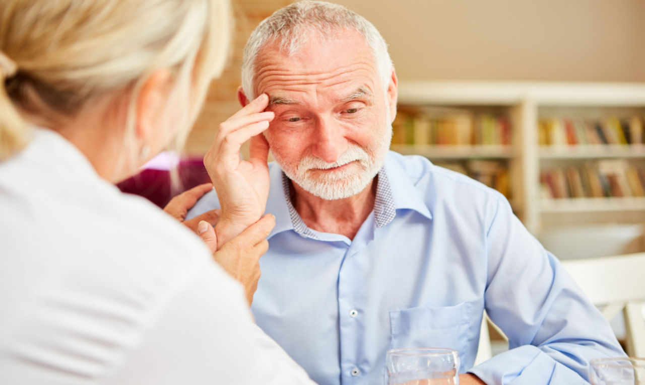 Médicos revelam sinais de alerta que podem indicar Alzheimer