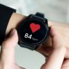 Smartwatch oferece riscos para quem tem marca-passo? Entenda