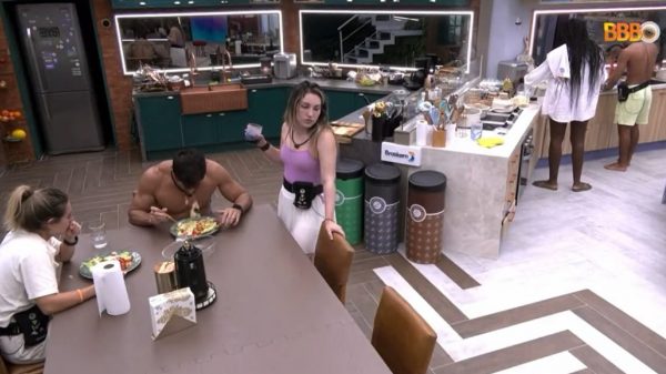 BBB 23: saiba o que fazer ao encontrar larvas na comida