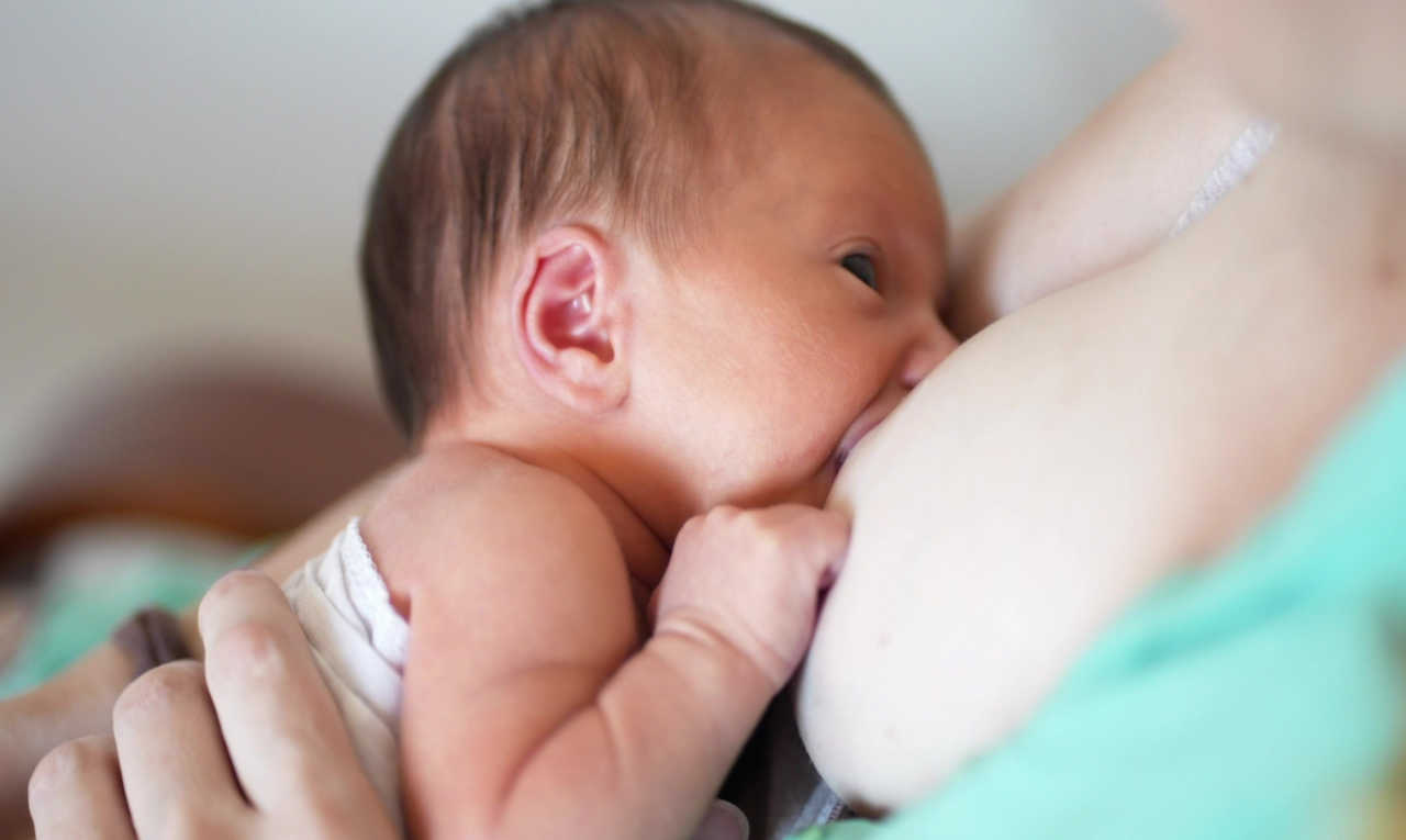Amamentação: médica dá dicas para adaptar a mãe e o bebê