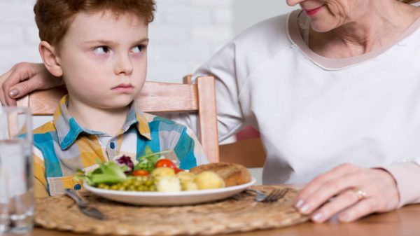 Seletividade alimentar pode estar associada a autismo e outros transtornos