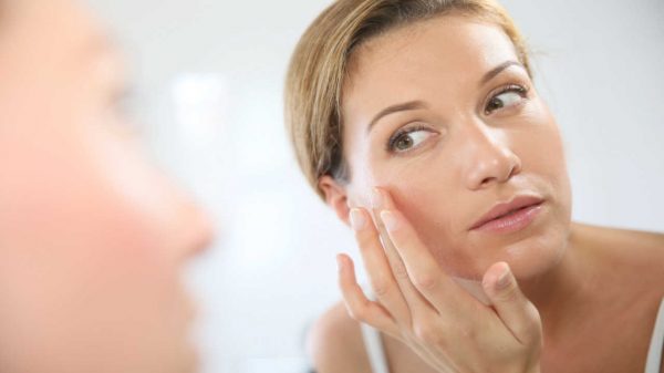 VÍDEO: 4 dicas para retardar o envelhecimento da pele
