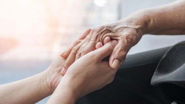 Dia Mundial do Parkinson: sintomas, causas e tratamento