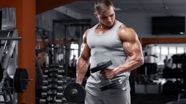 Mais peso ou mais repetições: qual o melhor para ganhar massa muscular?