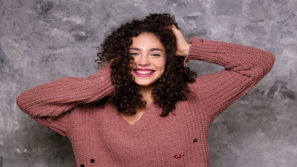 Inverno: 5 truques para evitar danos ao cabelo nos dias frios