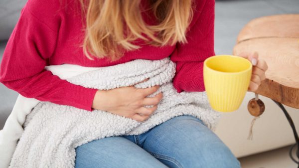 5 dicas para aliviar as dores da cólica menstrual no frio