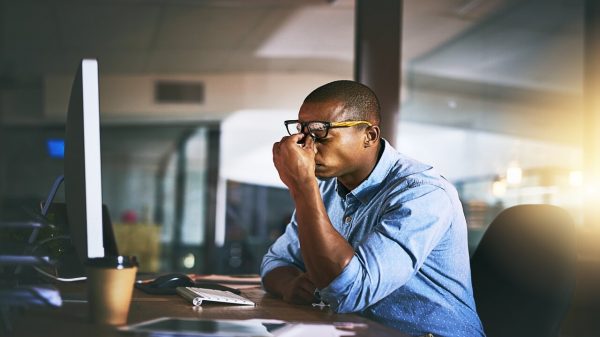 Burnout digital: excesso de tecnologia prejudica a saúde mental