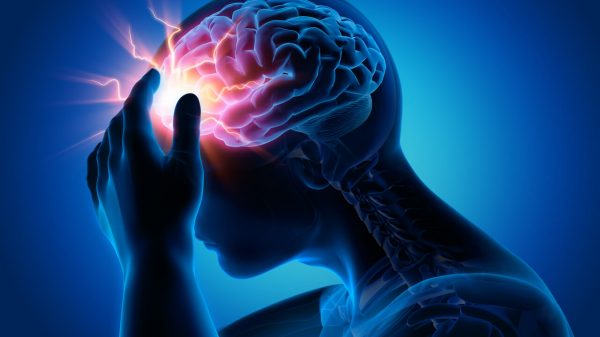 Remédio para pressão pode aliviar dor de cabeça, revela estudo