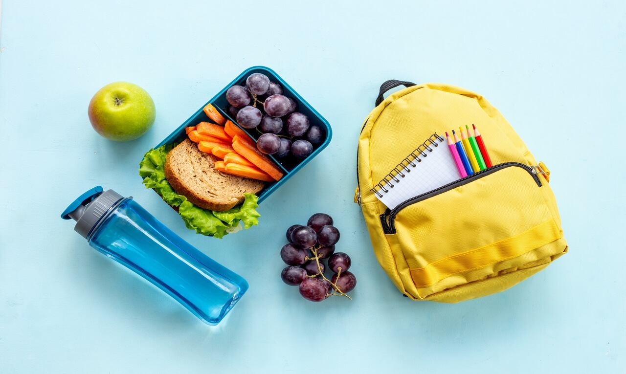Volta às aulas: 6 dicas para preparar uma lancheira saudável