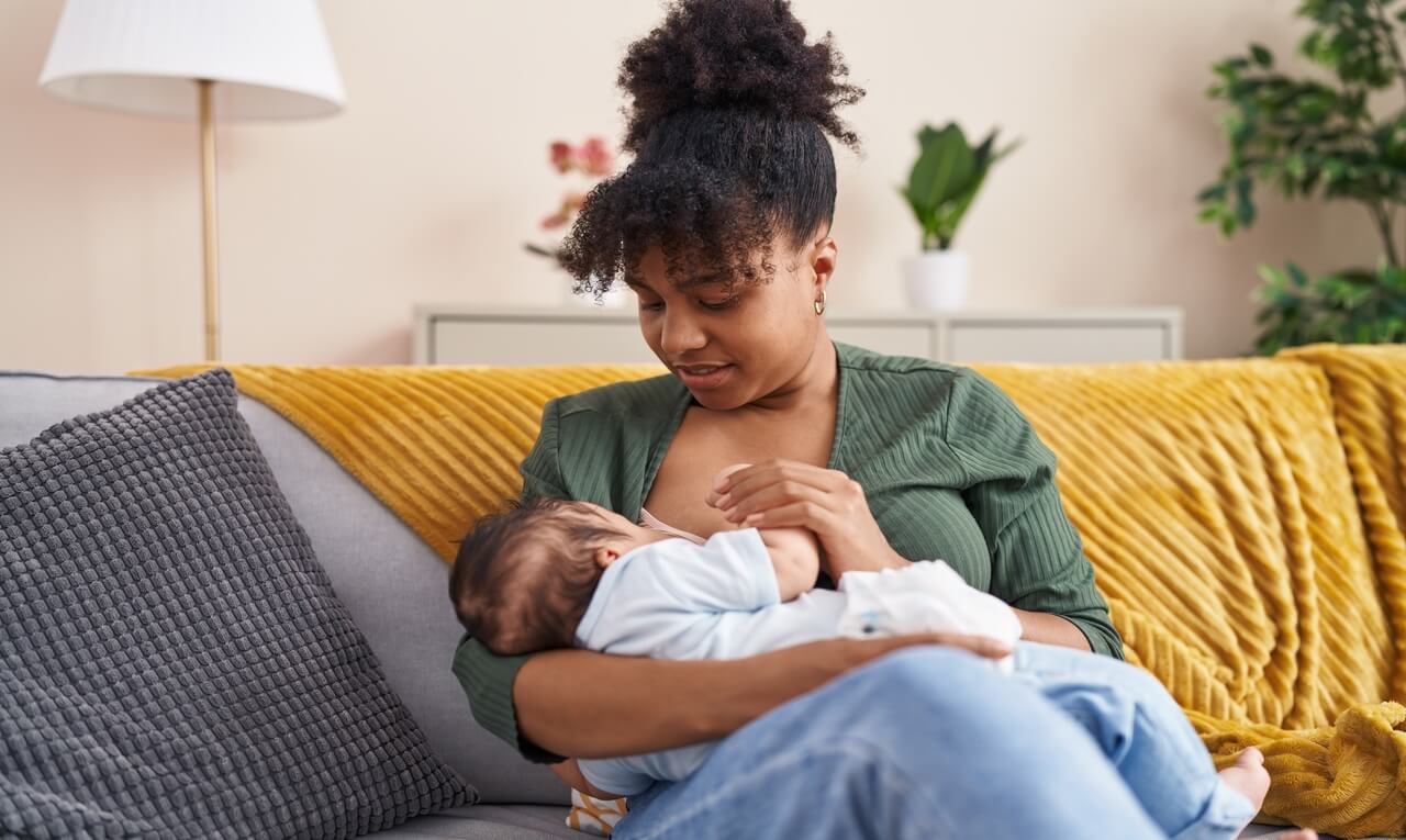 Agosto Dourado: benefícios da amamentação para a mãe e o bebê