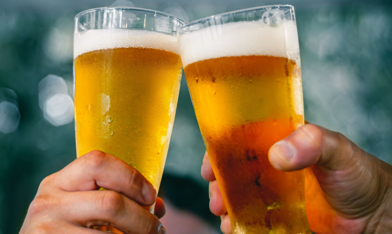 Cerveja faz bem ou mal à saúde? Nutricionista esclarece alguns mitos