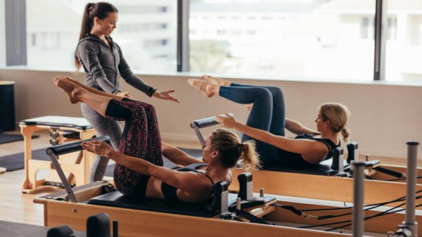 Pilates: conheça 3 exercícios para fortalecer as articulações