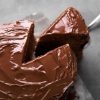 Bolo de chocolate faz mal à saúde? Médica comenta declaração de Maíra Cardi
