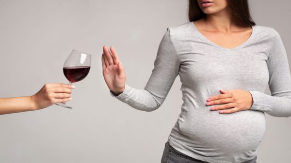 Alerta: nenhuma quantidade de álcool é segura durante a gravidez