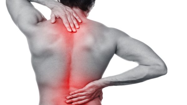 Pessoas com dor nas costas tendem a ter depressão, diz estudo