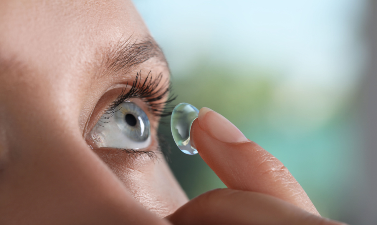 Setembro Safira: saiba como usar lentes de contato corretamente