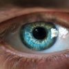 Cirurgia para mudar cor dos olhos tem riscos, alertam oftalmologistas