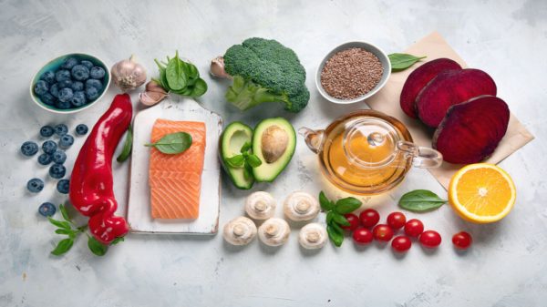 Nutricionista aponta 6 alimentos que previnem o câncer