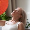 Cannabis medicinal pode aliviar sintomas da menopausa; entenda