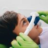 Gás do Riso: sedativo pode ajudar crianças com medo de dentista