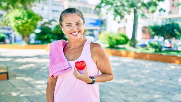 Exercícios e mais: cardiologista revela 6 pilares do estilo de vida saudável