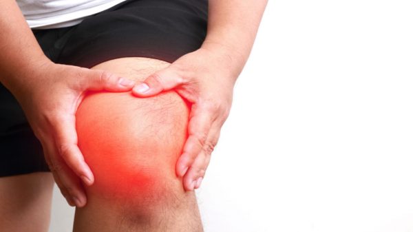 Lipedema causa dores nos joelhos e quadril; veja como tratar