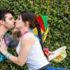 Dentista recomenda não beijar desconhecidos neste Carnaval; entenda
