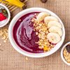 Refrescante, energizante e mais: conheça os benefícios do açaí