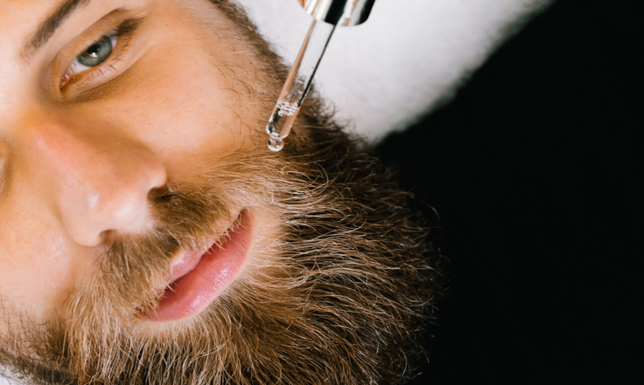 A barba é a maquiagem do homem? Veja como cuidar dos pelos da face