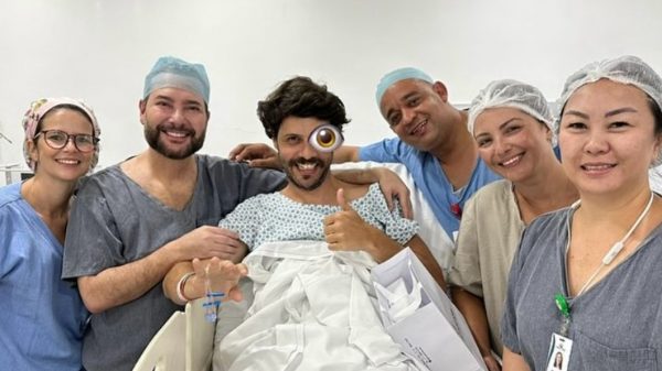 Defante corrige “olho caído” e finaliza uma era; conheça o procedimento