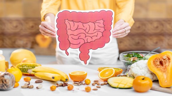 Frutas brasileiras previnem doenças crônicas e problemas no intestino, diz estudo