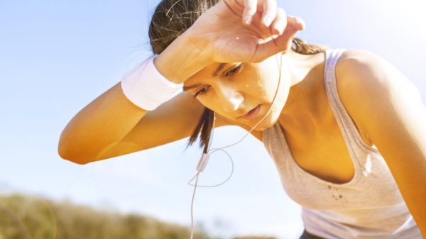 Além da água: alimentos para aliviar o calor durante os exercícios