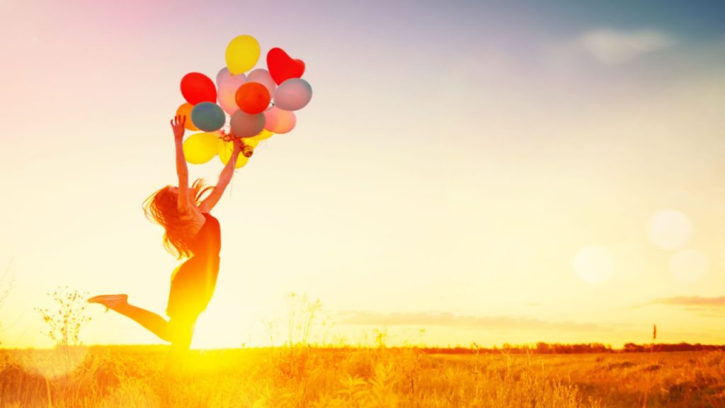 Dia da Felicidade: estudos de Harvard e Melbourne mostram como ser feliz