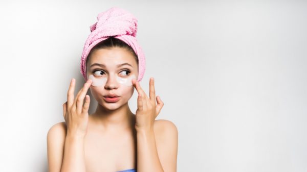 Cosméticos de skincare para adolescentes? Médica alerta riscos