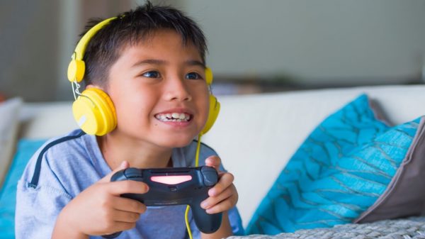 Videogames e mais: veja como reduzir impacto dos eletrônicos na audição