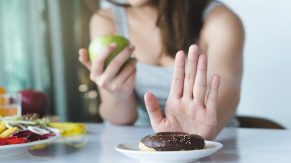 Saiu da dieta no fim de semana? Veja como voltar à rotina