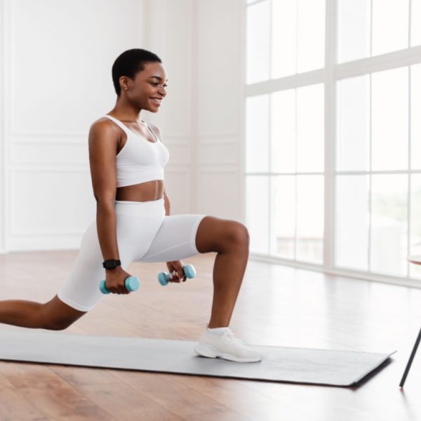 Pilates para iniciantes: 4 exercícios para você fazer em casa