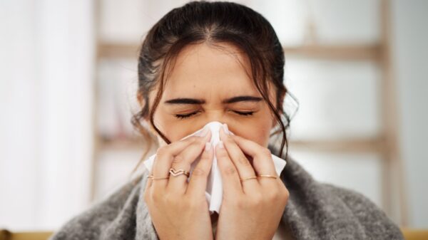 Médica ensina a diferenciar a gripe do resfriado