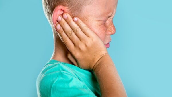 Dicas para proteger as crianças de infecção de ouvido no inverno