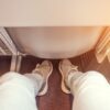 Viagens de avião podem ser perigosas para quem tem varizes; entenda