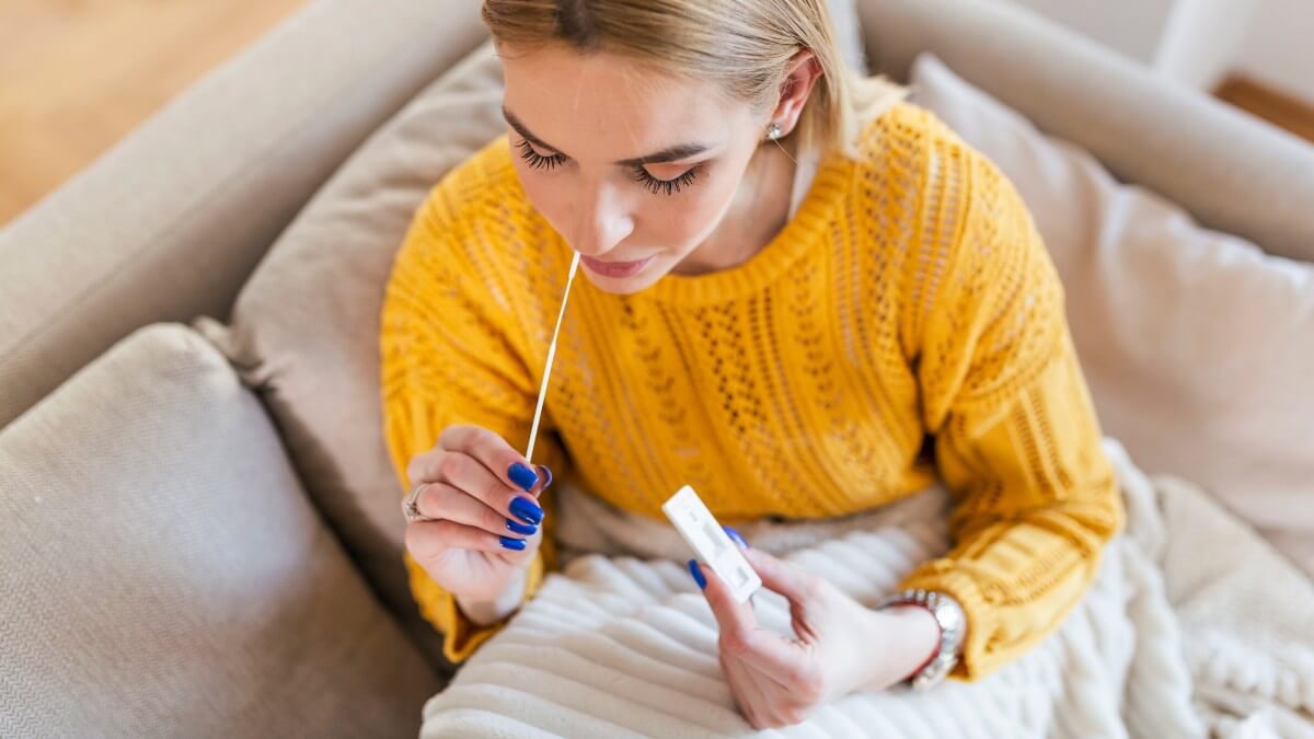 Anvisa liberou, na última sexta-feira (28), a venda do autoteste de Covid-19 no Brasil