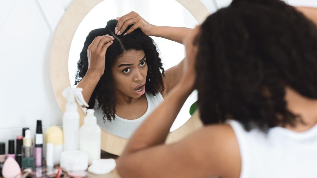 Região do couro cabelo costuma ficar extremamente exposta ao sol. Conheça os riscos de desenvolver câncer de pele na cabeça