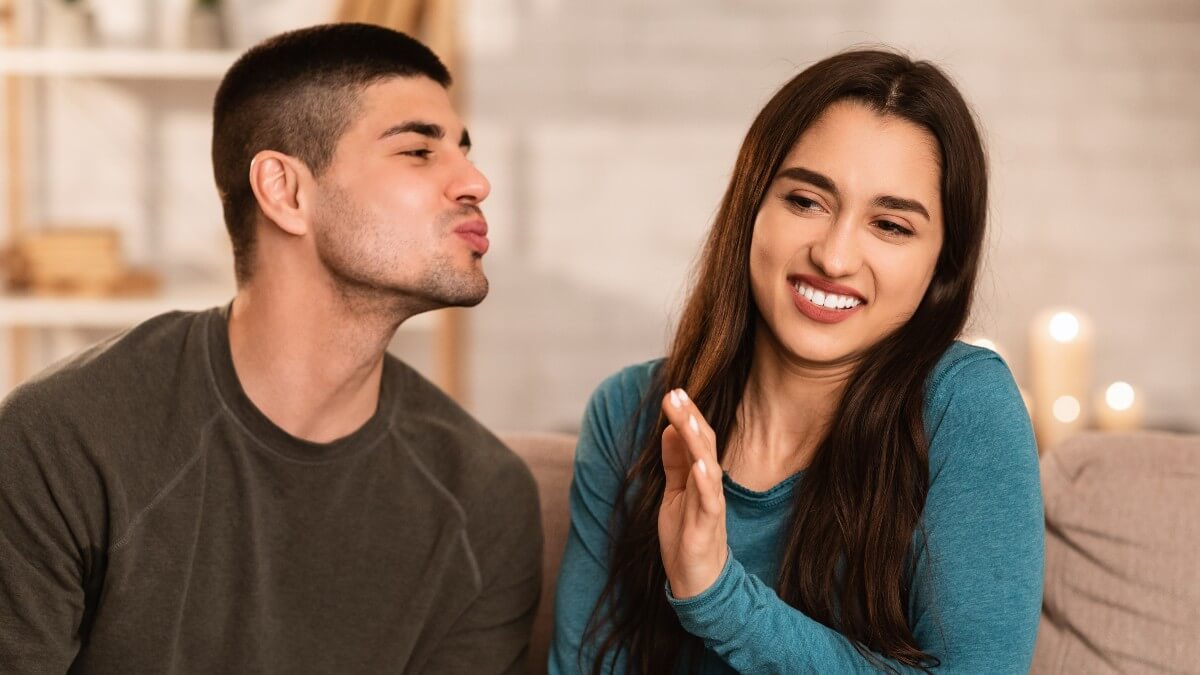 Dia do beijo: entenda como eliminar o mau hálito de uma vez por todas