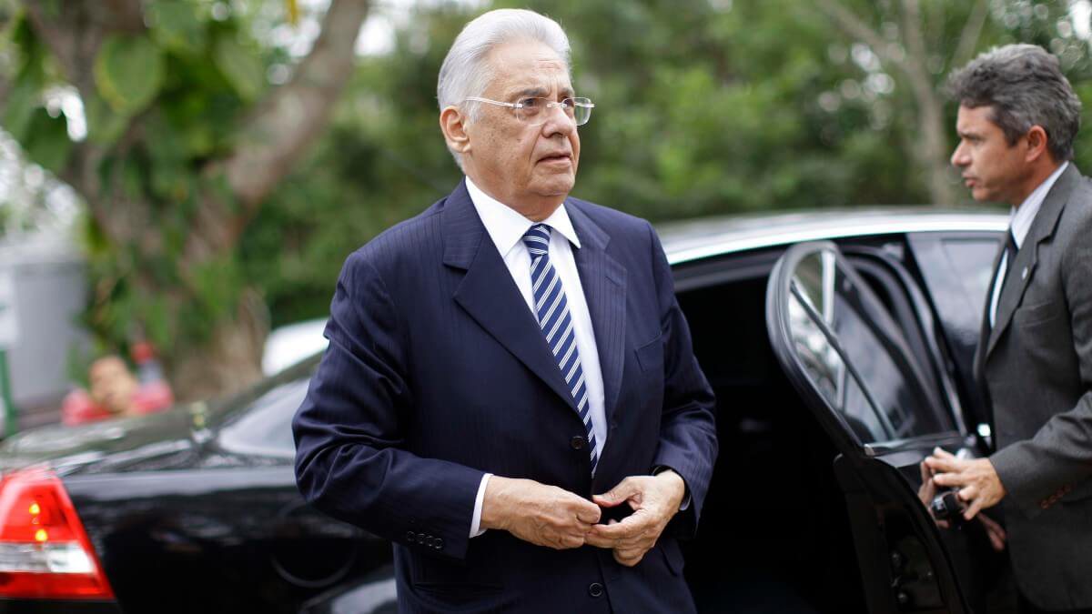 Ex-presidente da República, Fernando Henrique Cardoso sofreu uma fratura no fêmur, passou por cirurgia e se recupera em hospital de SP