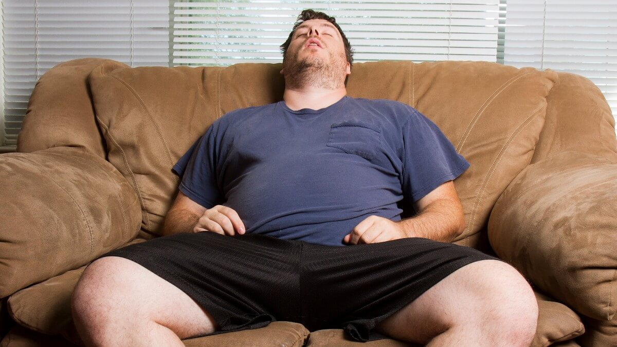 Dormir mal engorda? 7 mitos e verdades sobre obesidade